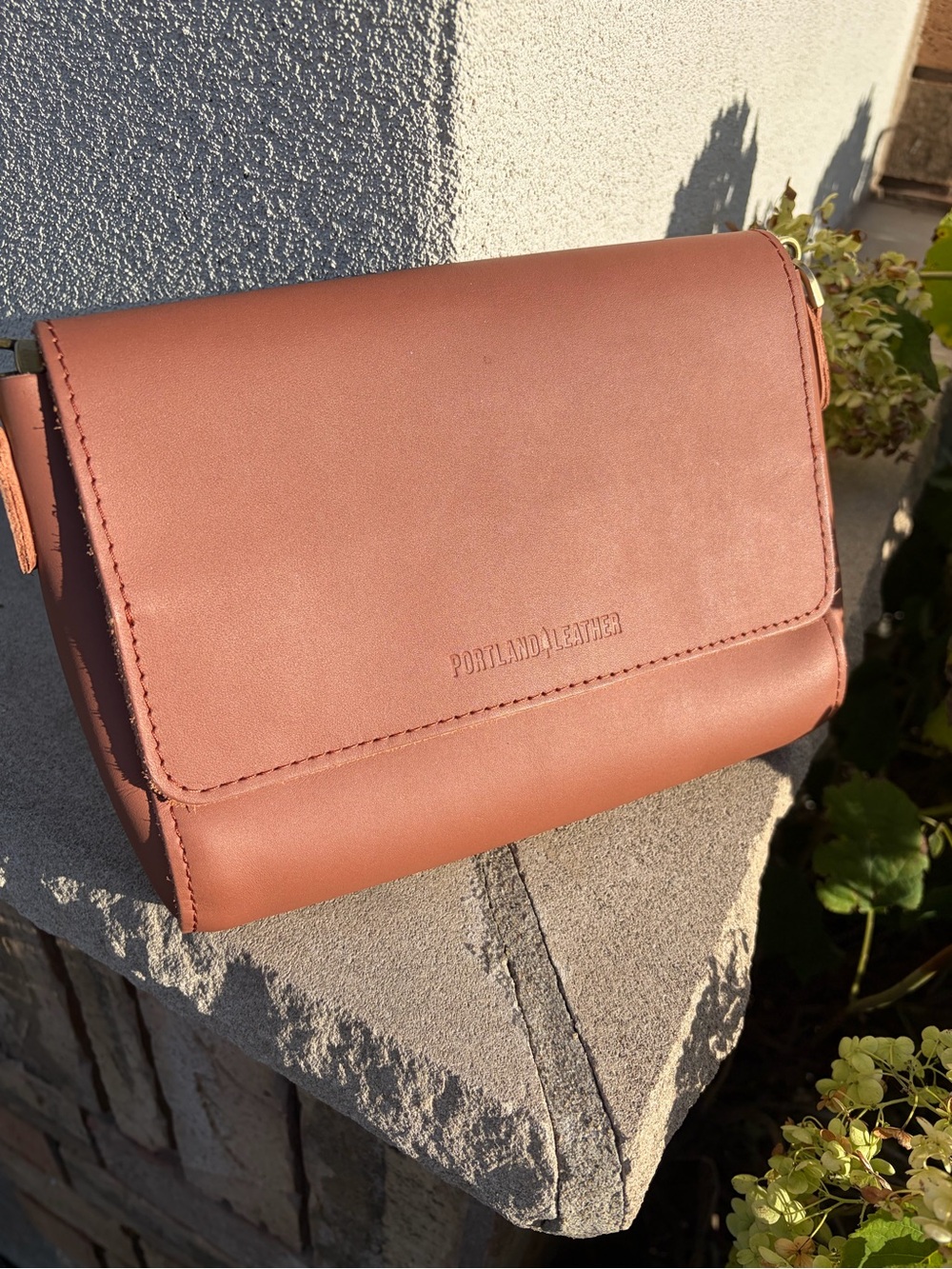 EUC Portland Leather Goods Medium Metro Crossbody Bag in Sunset